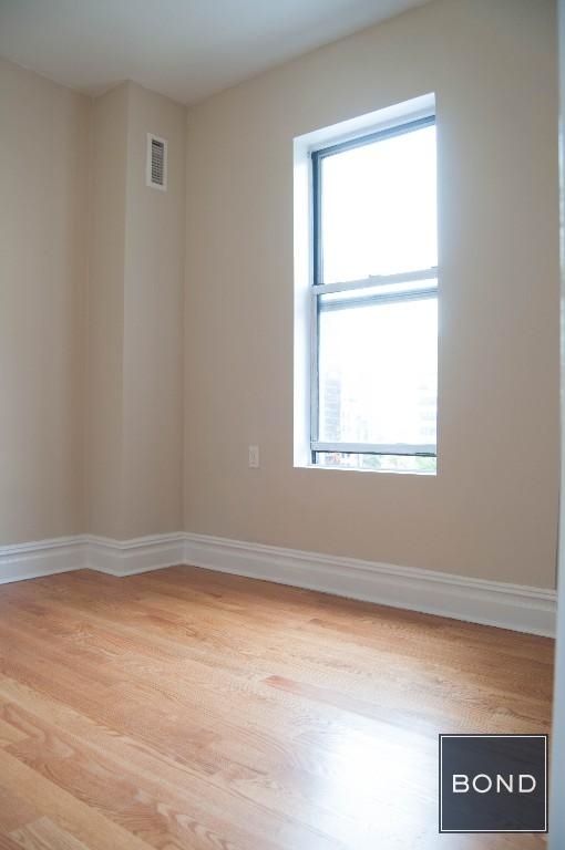 241 West 13th Street - Photo 2