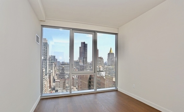 100 West 31st Street - Photo 2