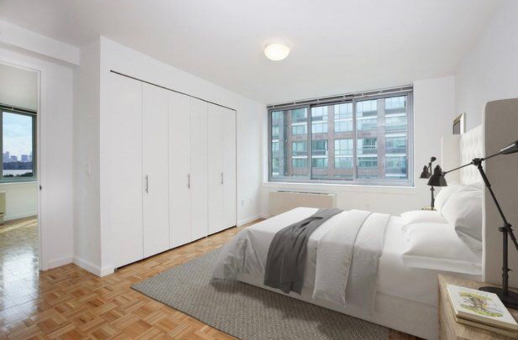 Vernon Blvd-New unit on the market - - Photo 0