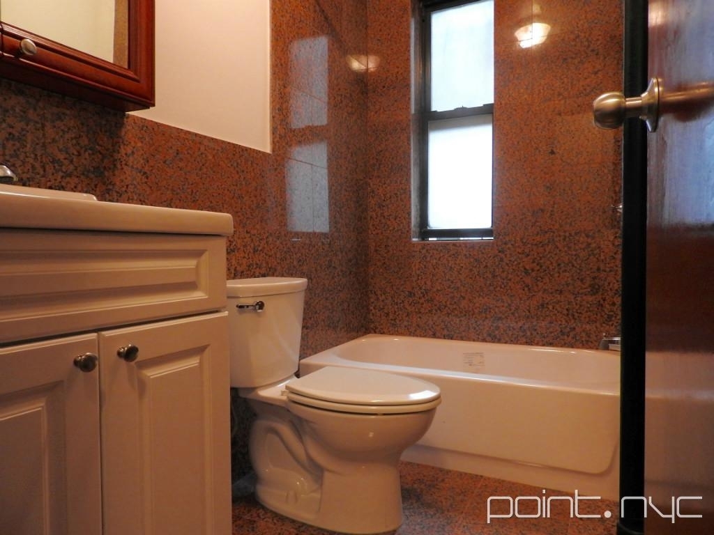 1392 Madison Ave - Photo 2