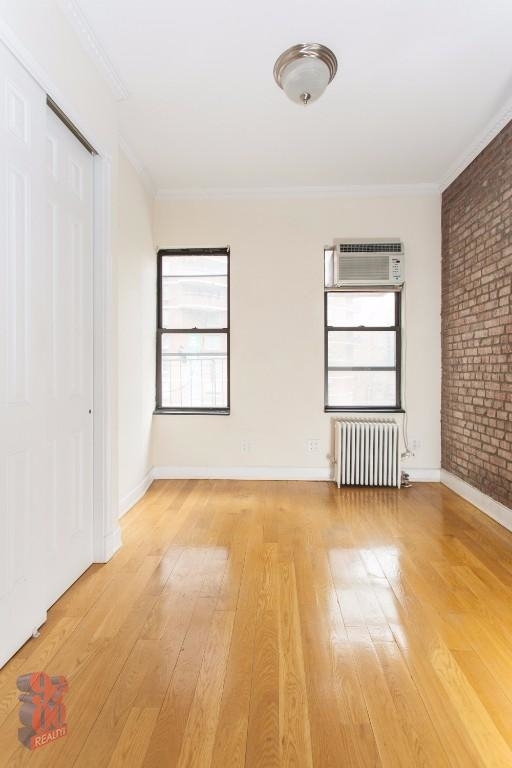493 Second Ave - Photo 3