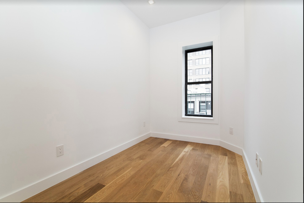 59 Thompson St - Photo 2