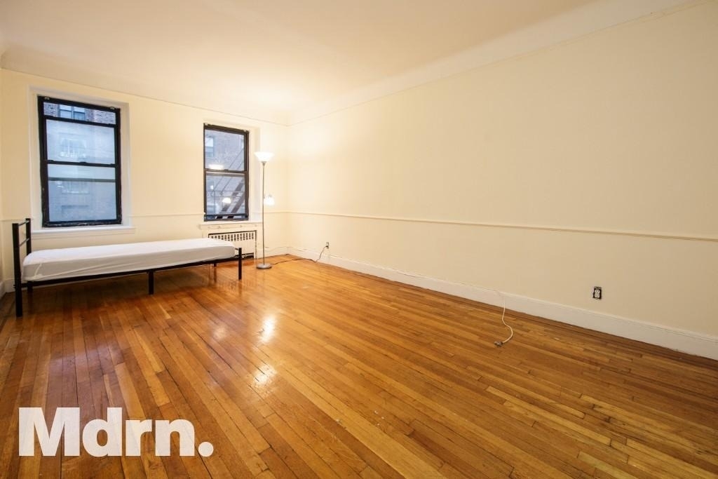 338 east 53rd - Photo 1