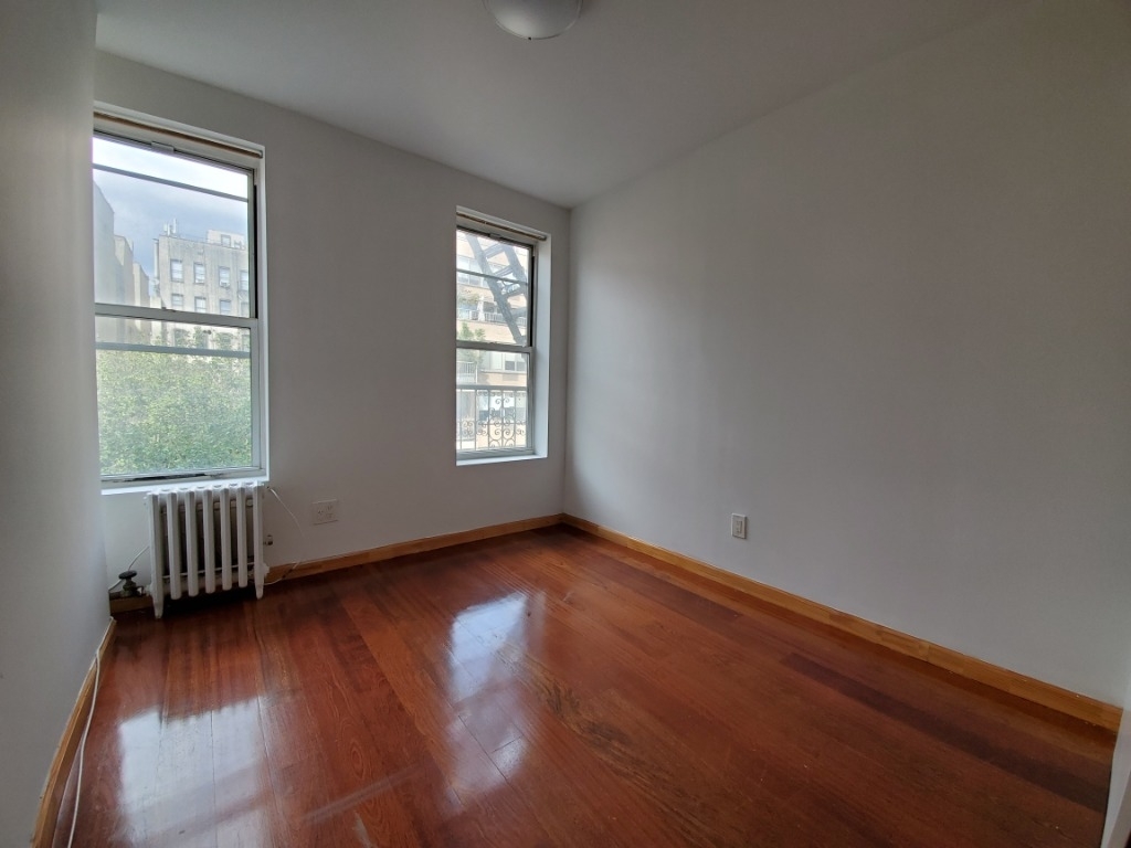 520 East 11th Street - Photo 0