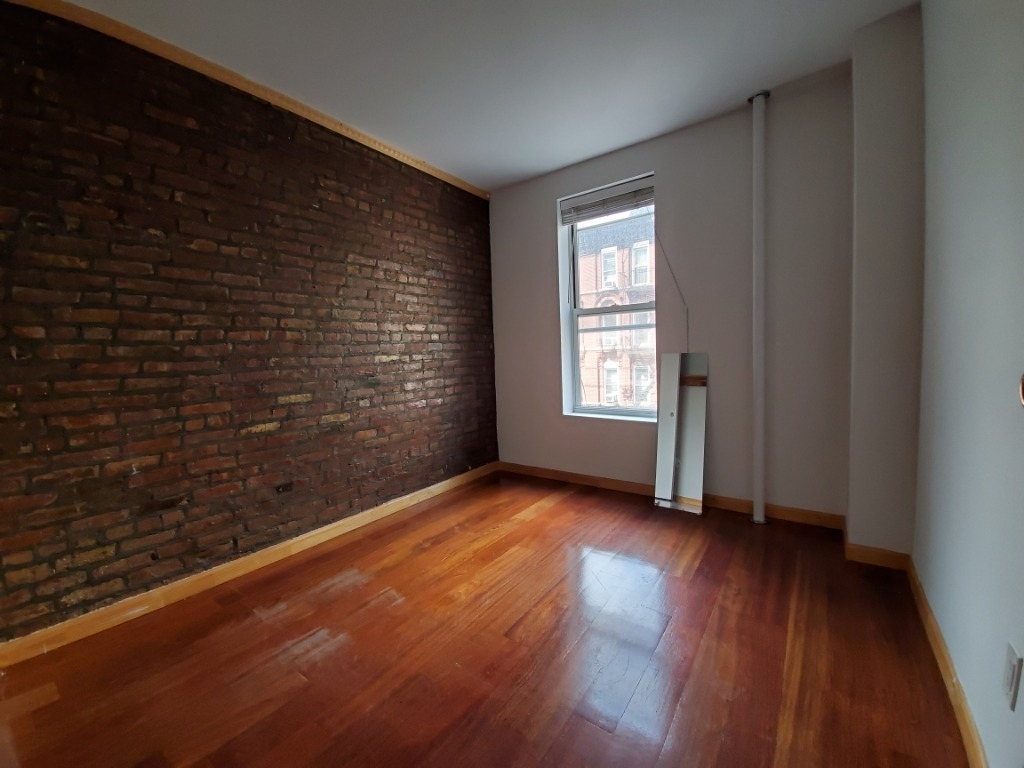 520 East 11th Street - Photo 4