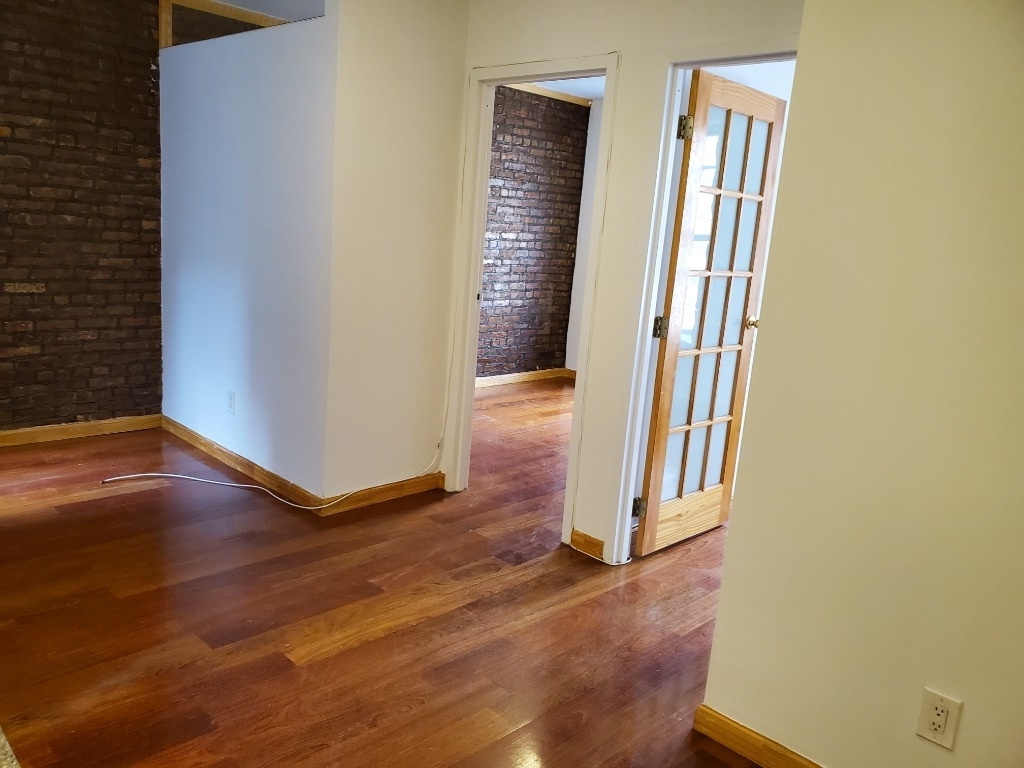 520 East 11th Street - Photo 2