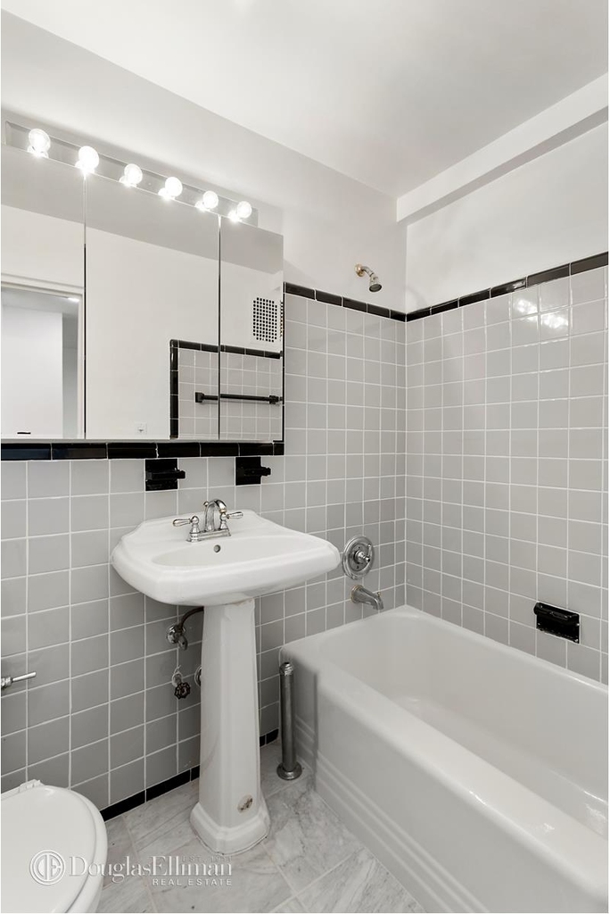 221 East 50th St - Photo 5