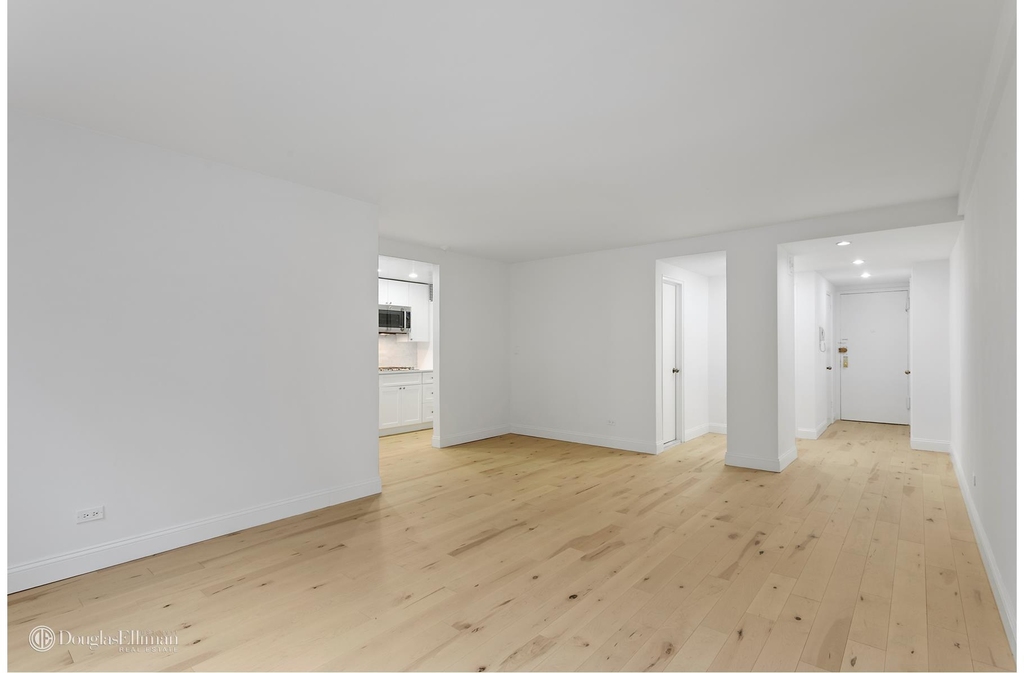 221 East 50th St - Photo 3