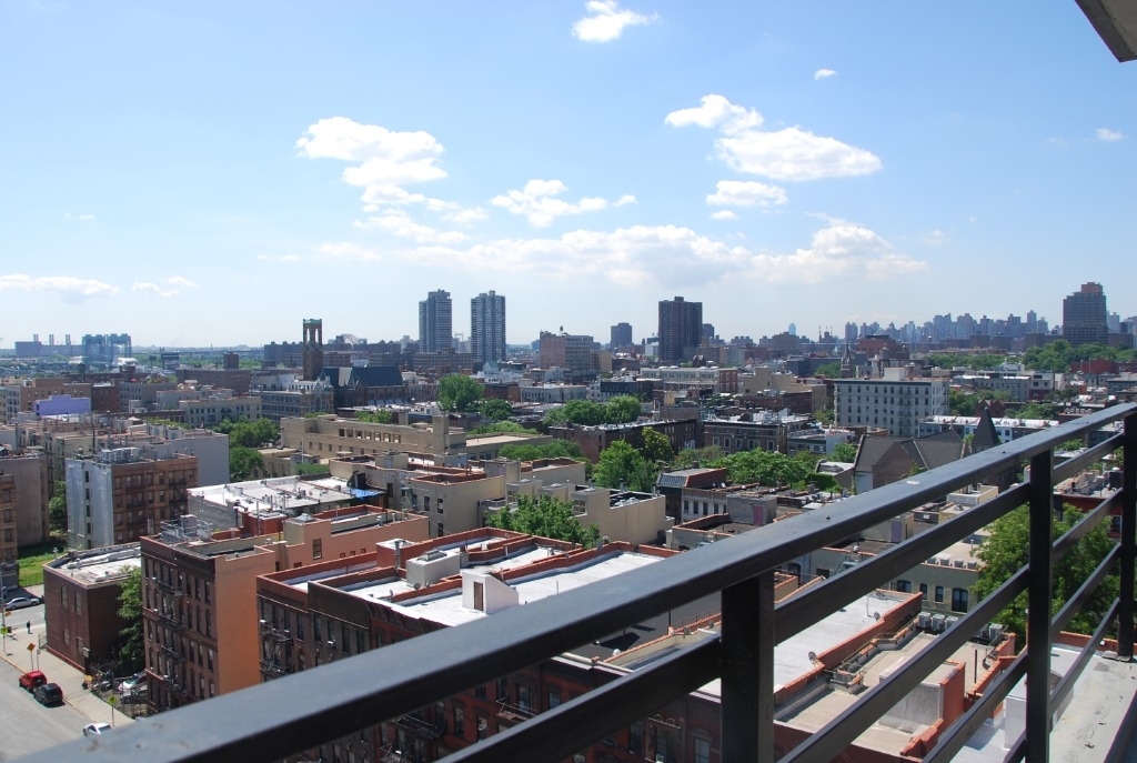  3br/2.5bath High Floor Central Harlem with 24hr Doorman - Photo 0