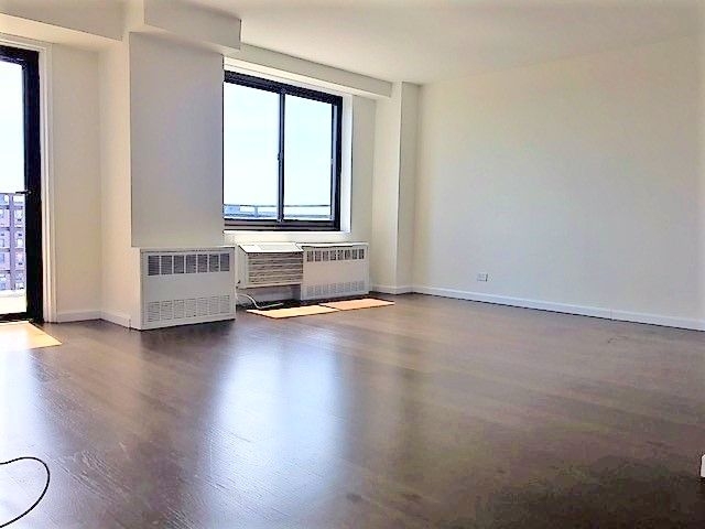  3br/2.5bath High Floor Central Harlem with 24hr Doorman - Photo 3