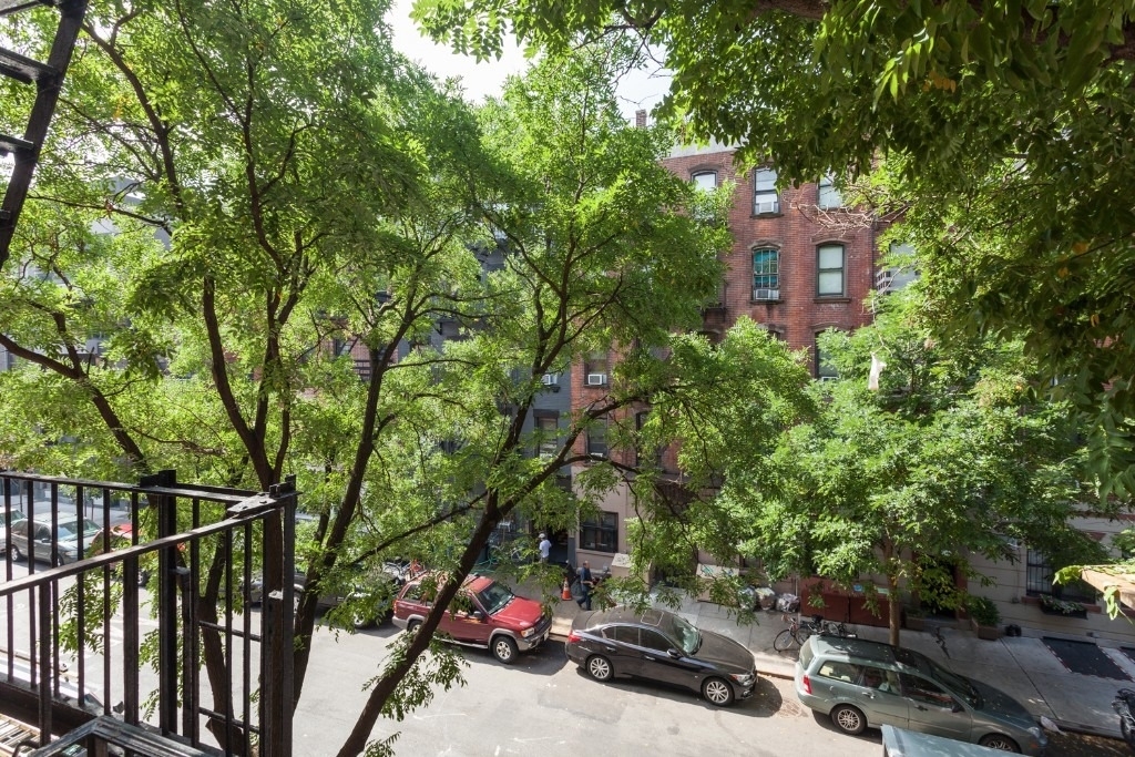 521 East 5th - Photo 2