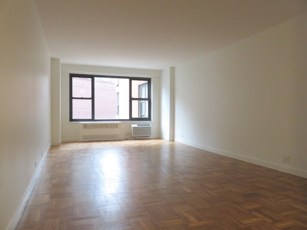 135 Fourth Avenue - Photo 2