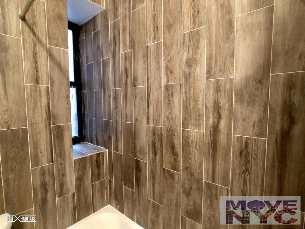 371 Wadsworth Avenue - Photo 1