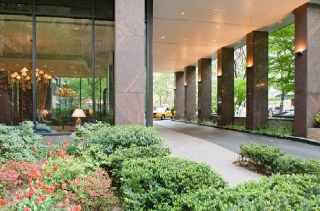 East 75th Street - Photo 1