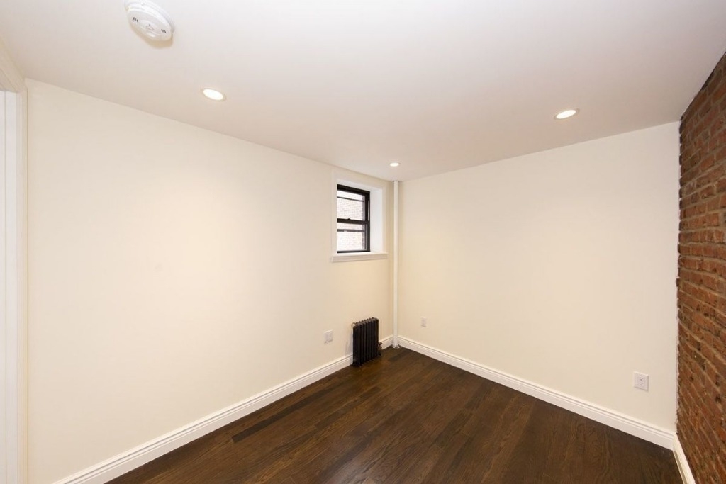 27 Avenue C - Photo 2