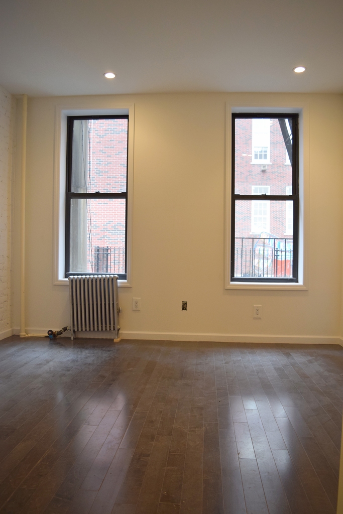 607 East 11th Street - Photo 4