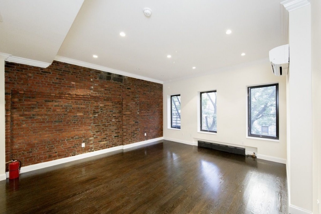 240 East 78th Street - Photo 3