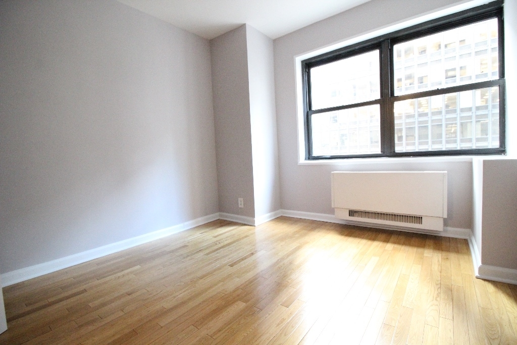 301 East 47th Street - Photo 3