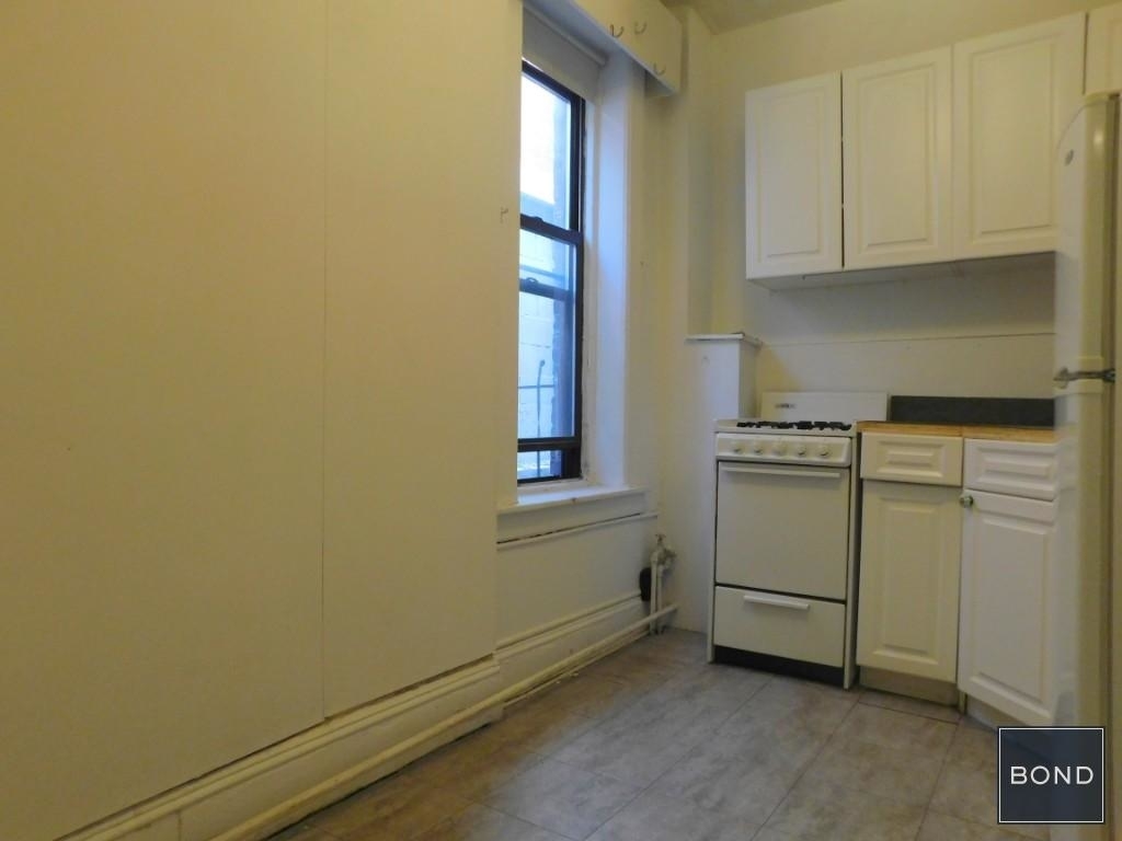 225 Sullivan Street - Photo 4