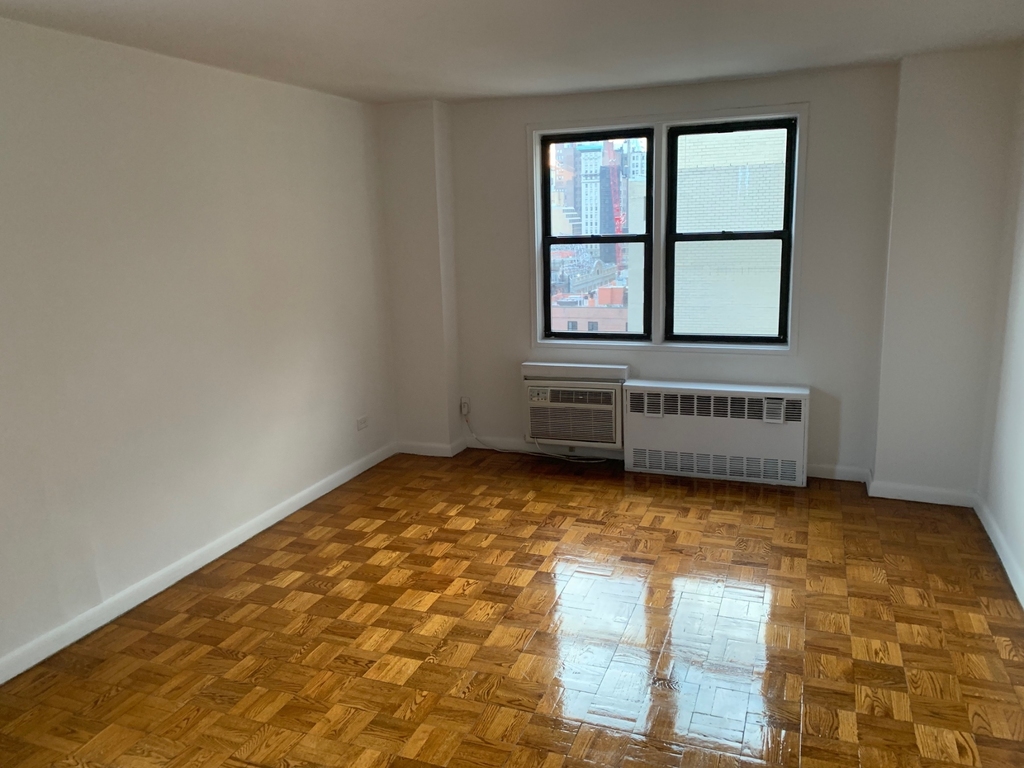 150 East 18th Street Apt 14D - Photo 2