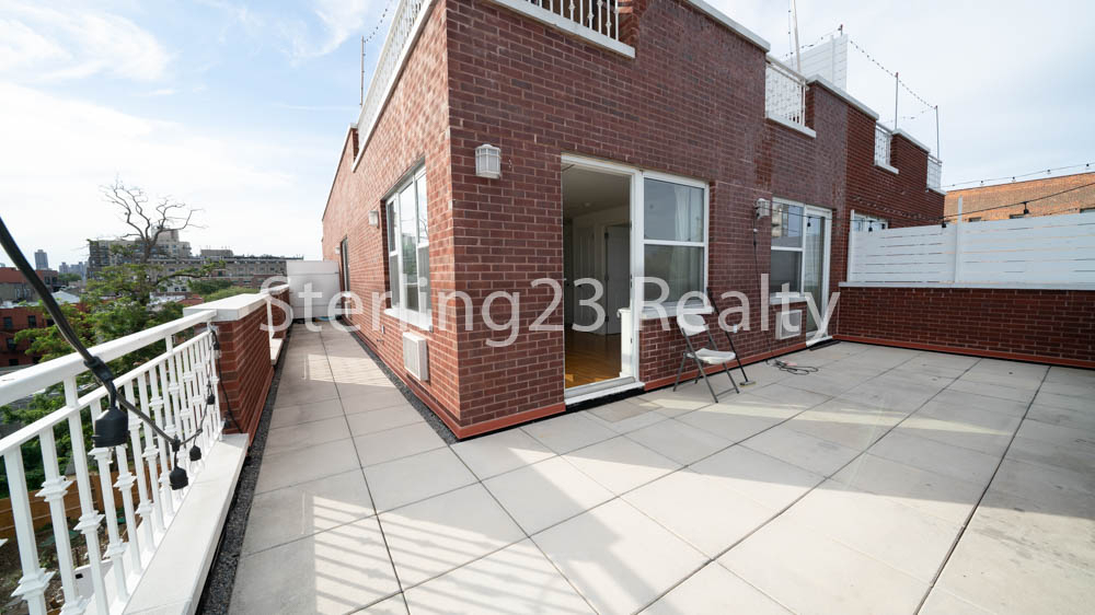 25-50 Crescent Street - Photo 0