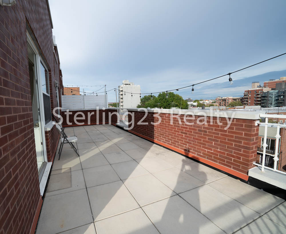 25-50 Crescent Street - Photo 2