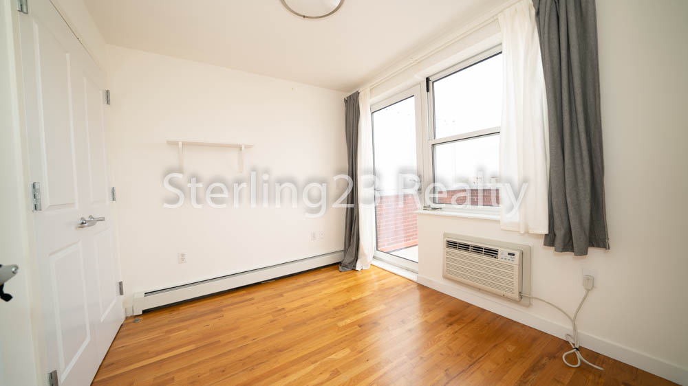 25-50 Crescent Street - Photo 4