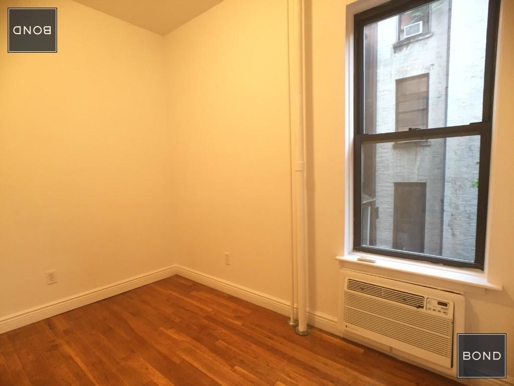 441 West 51 Street - Photo 4