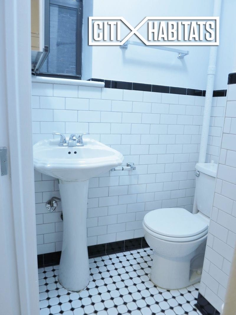 236 East 80th Street - Photo 7