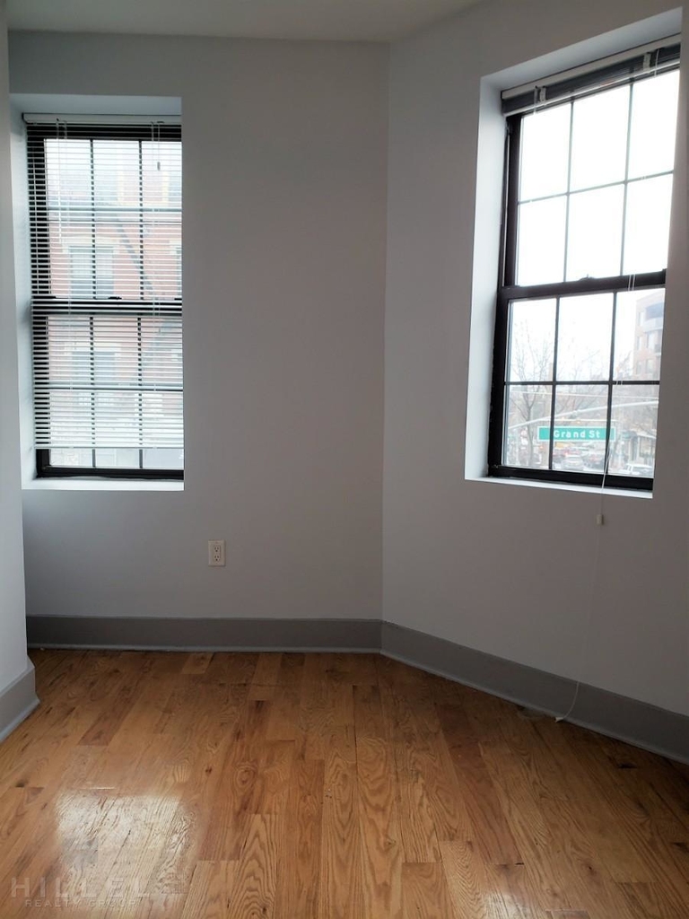 292 Bedford Avenue - Photo 5