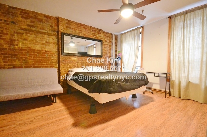 143 East 30th Street - Photo 0