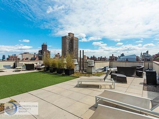 2 Bed on Lexington with Balcony  - Photo 3