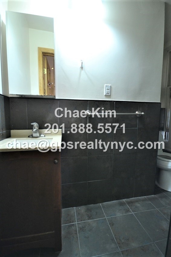 529 West 48th Street - Photo 3