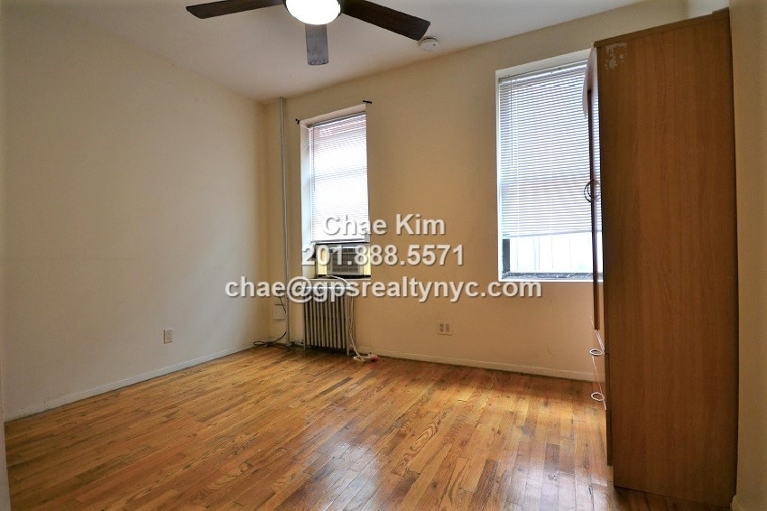 529 West 48th Street - Photo 1