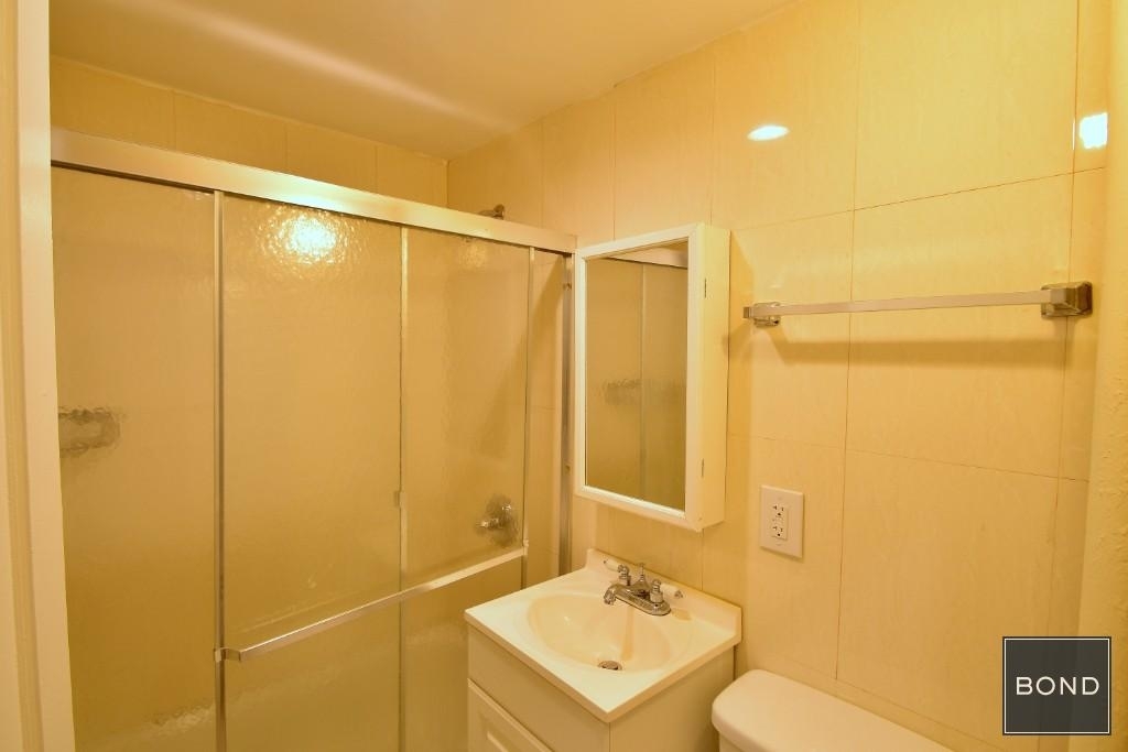 1598 Third Avenue - Photo 2