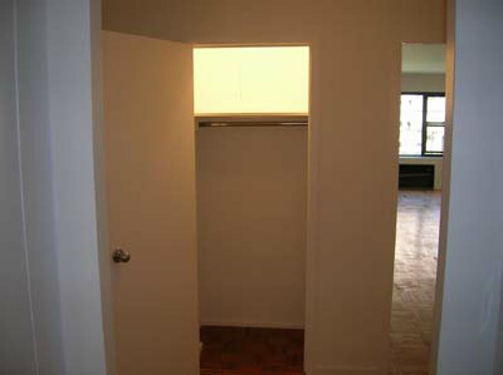 East 55th Street - Photo 1