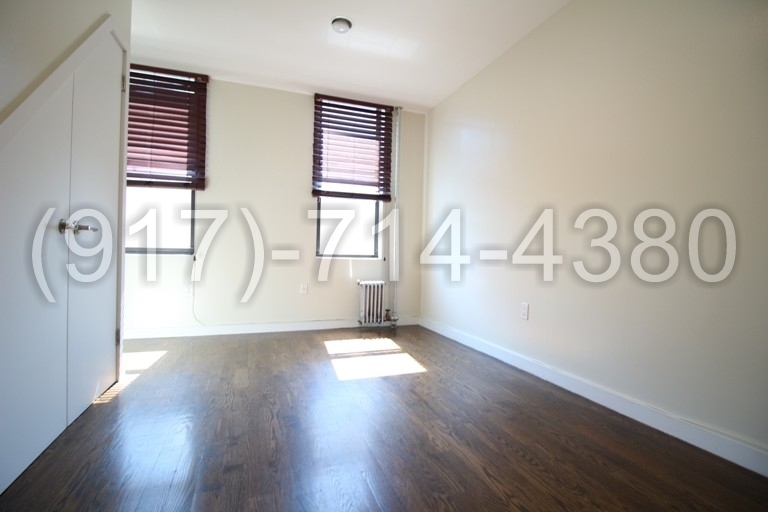 886 Franklin Ave - Photo 5