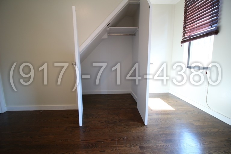 886 Franklin Ave - Photo 4