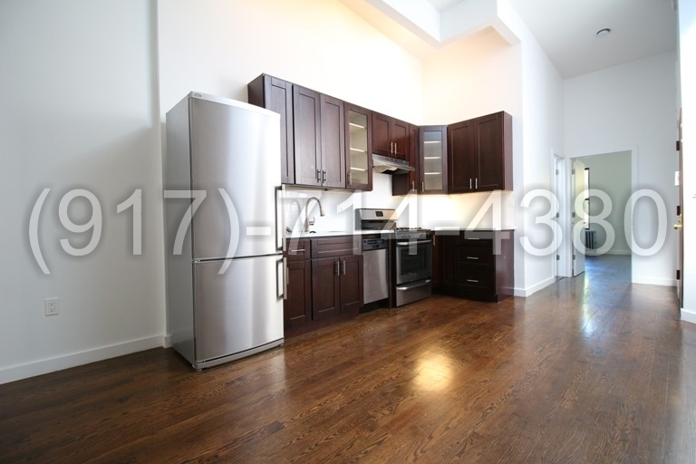 886 Franklin Ave - Photo 0