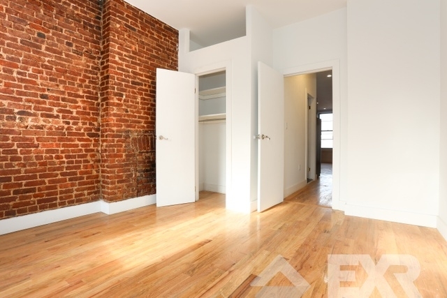 136 Kingsland Ave. - Photo 1