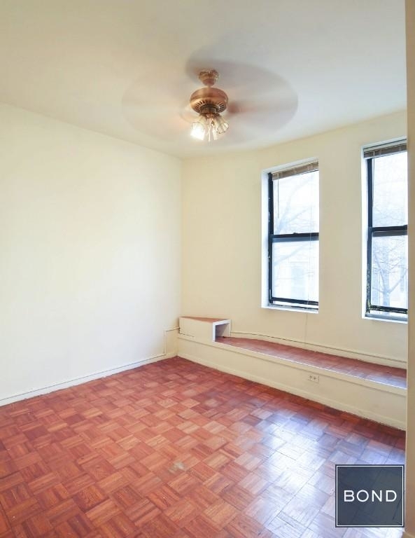 328 East 19th Street - Photo 4