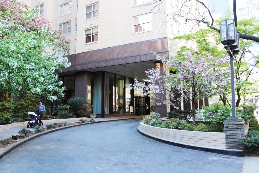 East 56th, 32E - Photo 0