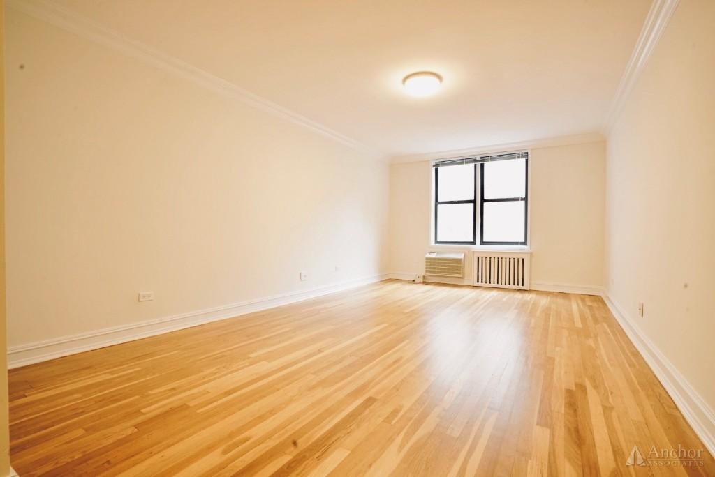 151 West 16th Street - Photo 0