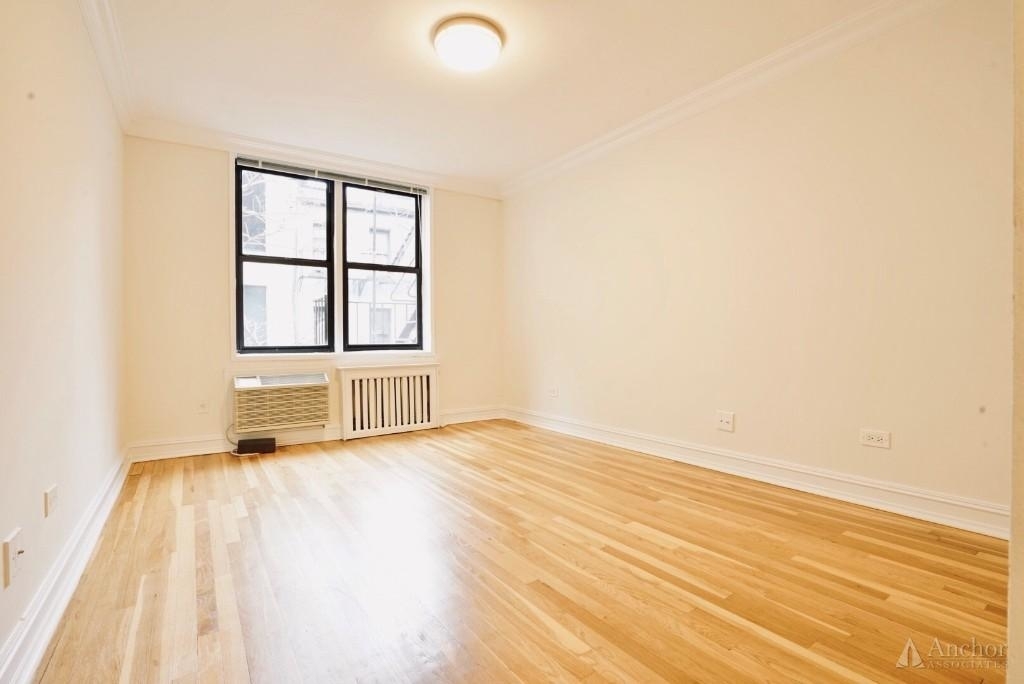 151 West 16th Street - Photo 1