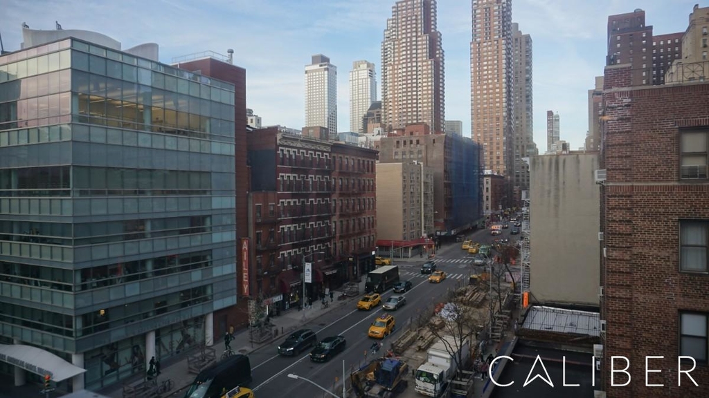 West 55th Street - Photo 10