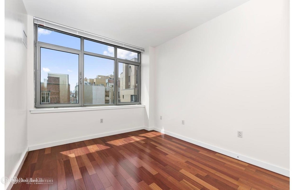 1481 Fifth Avenue - Photo 4