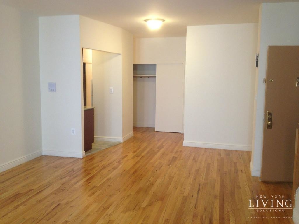 121 Reade Street - Photo 2