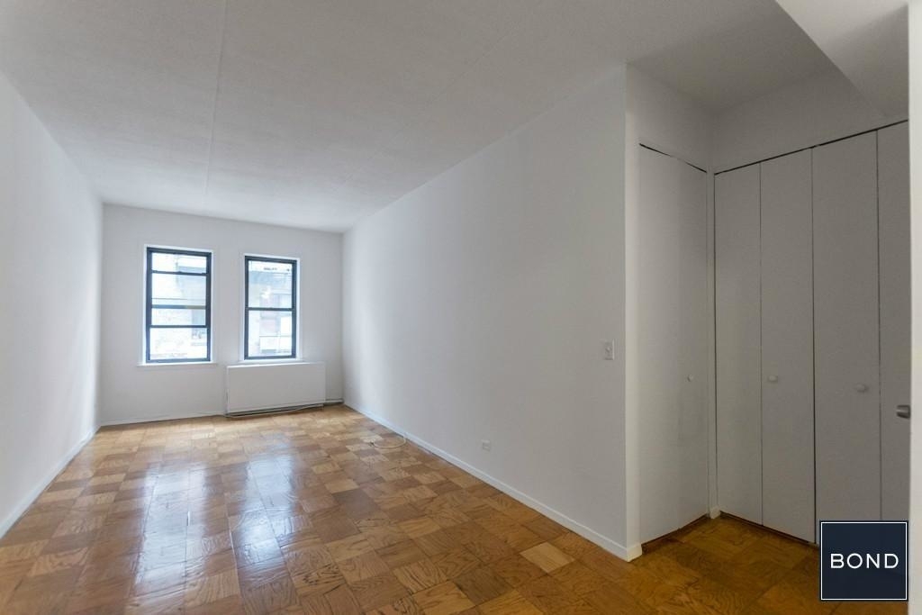 235 West 22nd Street - Photo 2