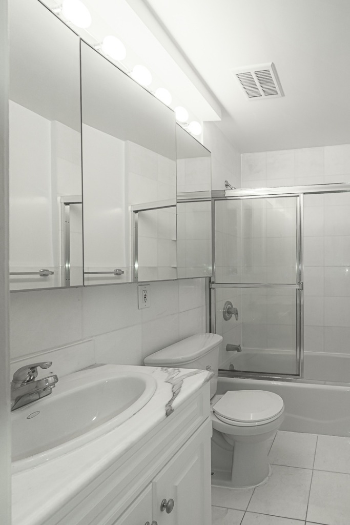 238 East 38th Street - Photo 7