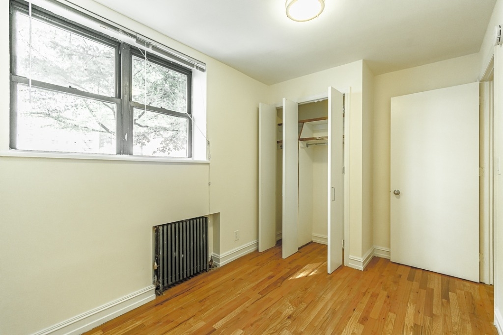 238 East 38th Street - Photo 4